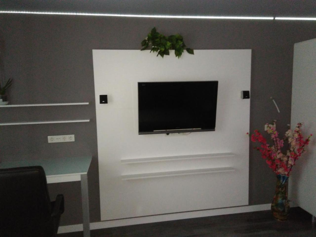 Смарт Квартира Метро Теремки, Республіка, Нвц, Феофанія, Магеллан Apartamento Kiev Exterior foto